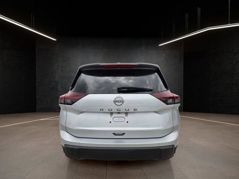 Used 2024 Nissan Rogue S FWD image 6