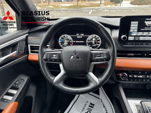 Used 2022 Mitsubishi Outlander SEL image 20
