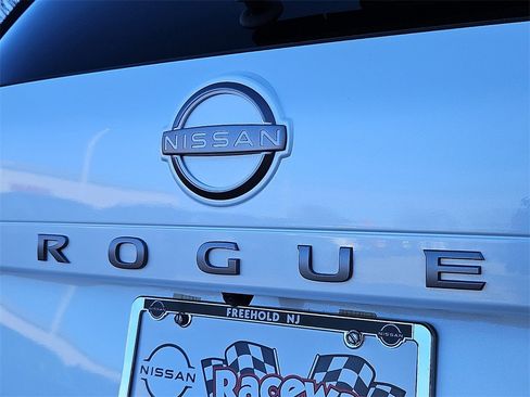 Certified 2025 Nissan Rogue S image 31