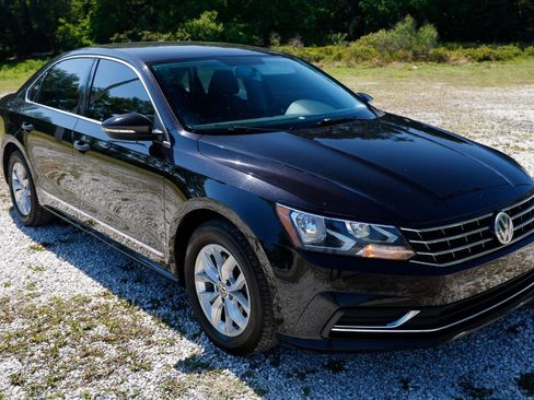 Used 2017 Volkswagen Passat 1.8T S image 15