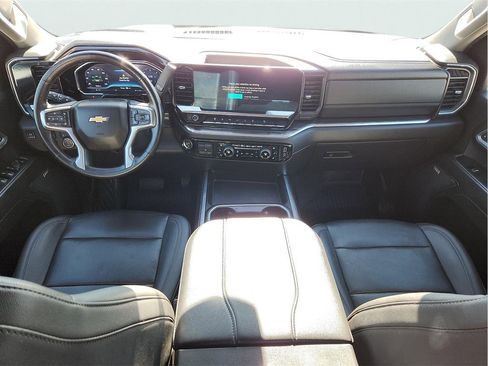 Used 2024 Chevrolet Silverado 2500 LTZ w/ LTZ Convenience Package image 13
