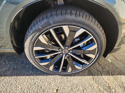 New 2026 Volvo XC60 B5 Ultra w/ Climate Package PRO image 18