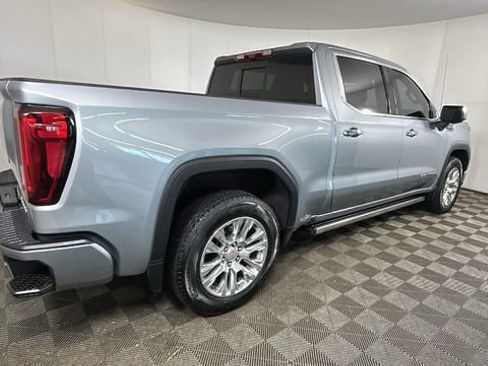 Used 2024 GMC Sierra 1500 Denali AWD/4WD image 3