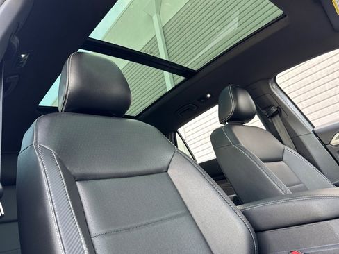 Used 2021 Volkswagen Atlas Cross Sport SEL image 17