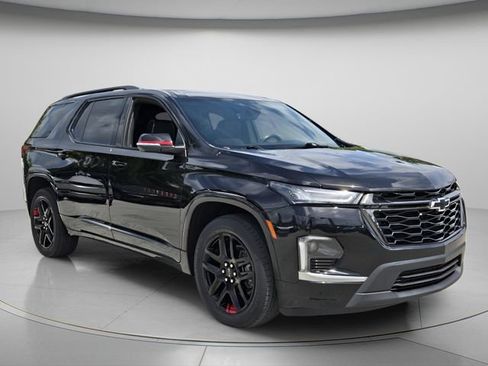 Used 2022 Chevrolet Traverse Premier w/ Redline Edition FWD image 9