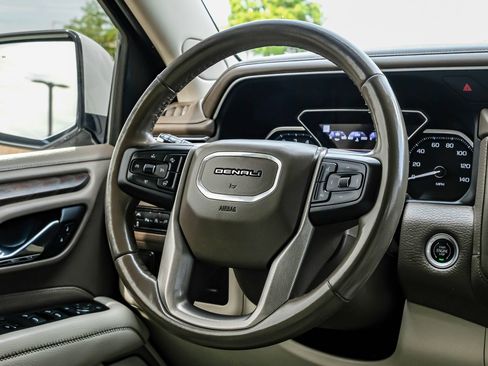 Used 2021 GMC Yukon XL Denali w/ Denali Premium Package RWD image 14