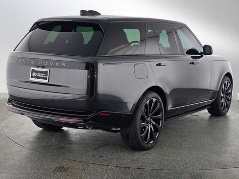Used 2025 Land Rover Range Rover SE AWD/4WD image 5