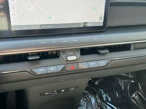 Used 2024 Kia EV9 Wind image 30