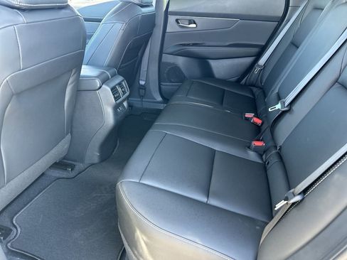 Used 2025 Nissan Murano SV image 18