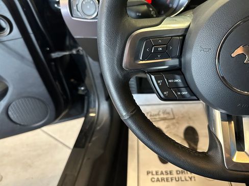 Used 2015 Ford Mustang Coupe RWD image 11