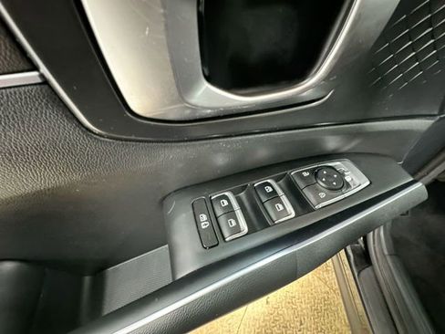 Used 2023 Kia Sorento LX FWD image 16