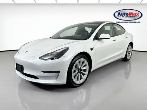 Used 2023 Tesla Model 3 Standard Range RWD image 5