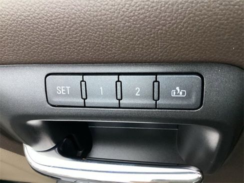 Used 2015 Chevrolet Silverado 1500 LTZ image 28