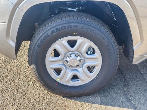 New 2026 Toyota Tundra SR image 11