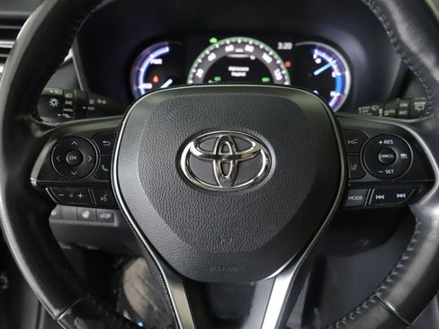 Used 2019 Toyota RAV4 XSE AWD/4WD image 16