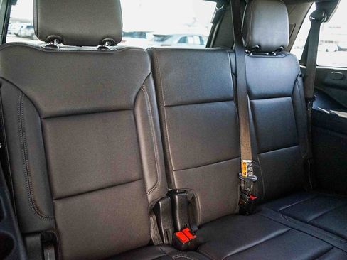 Used 2025 Chevrolet Tahoe Z71 image 17