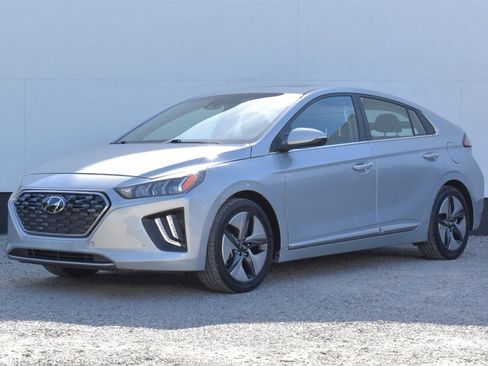 Used 2022 Hyundai Ioniq Limited FWD image 8