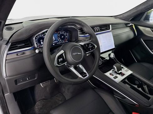 New 2026 Jaguar F-PACE SVR image 9