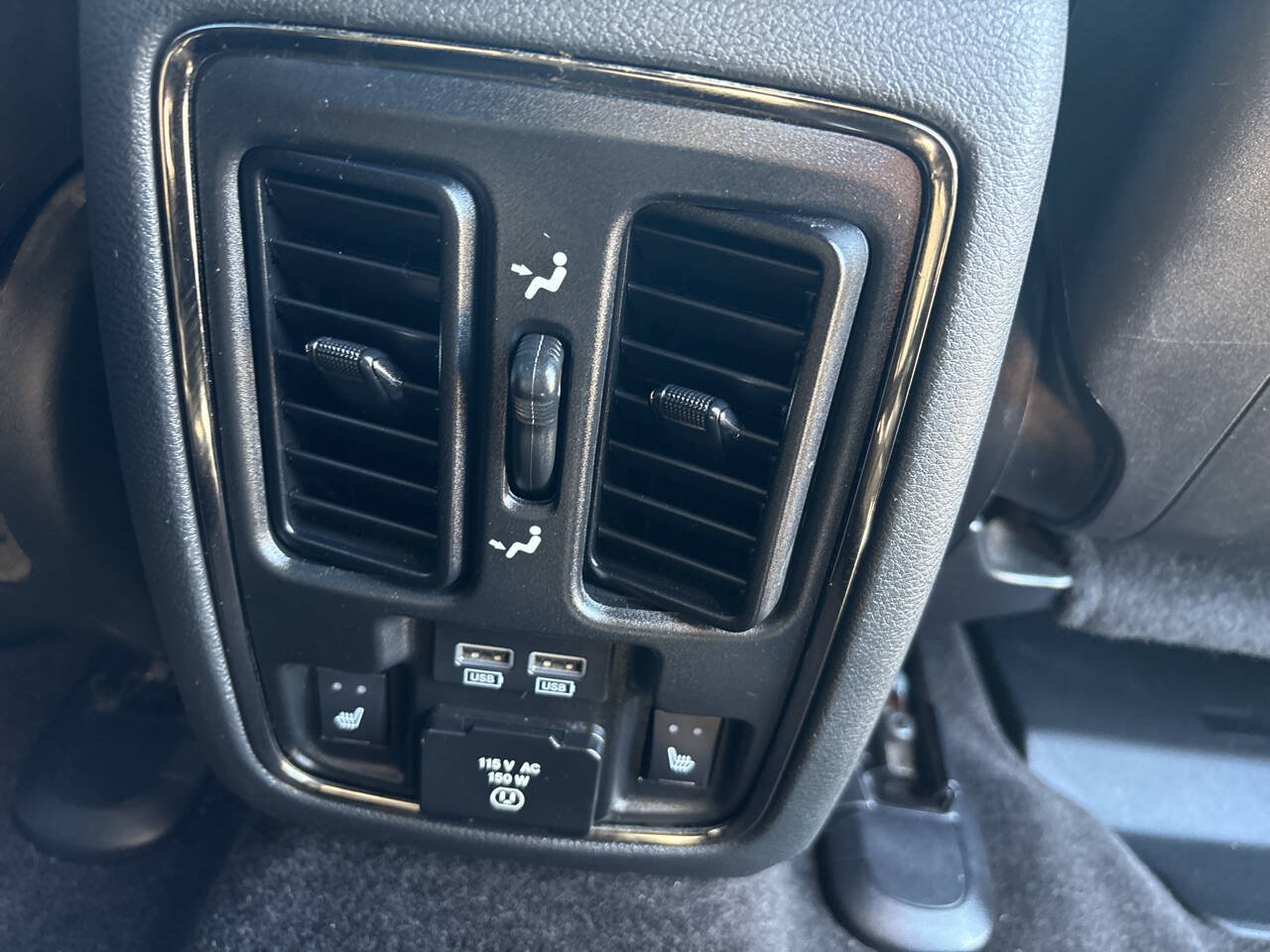 Used 2018 Dodge Durango R/T w/ Technology Group AWD/4WD image 26