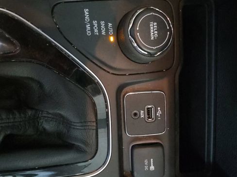 Used 2023 Jeep Cherokee Altitude Lux w/ Lux Elite Package AWD/4WD image 19