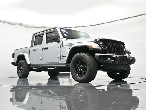 Used 2022 Jeep Gladiator Willys image 37