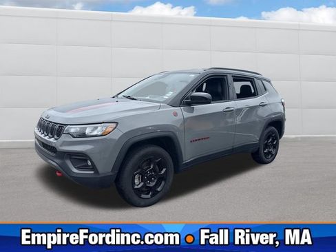 Used 2024 Jeep Compass Trailhawk AWD/4WD image 1