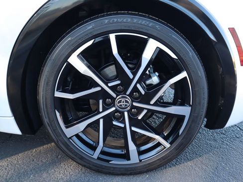 Certified 2025 Toyota Prius Plug-In Hybrid image 32