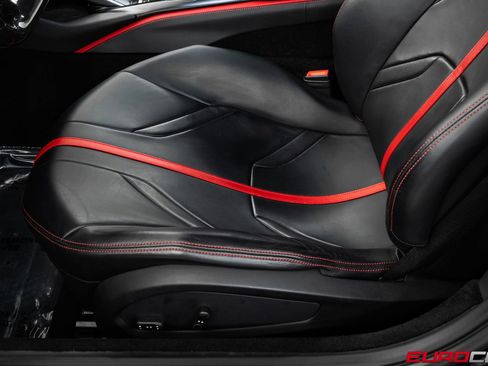 Used 2020 Ferrari 812 Superfast RWD image 42