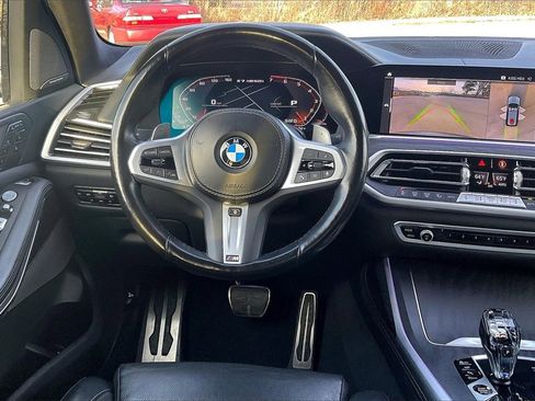 Used 2022 BMW X7 M50i w/ Executive Package image 5