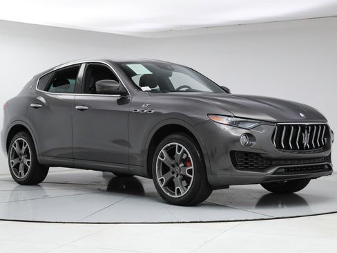 Certified 2023 Maserati Levante GT AWD/4WD image 7