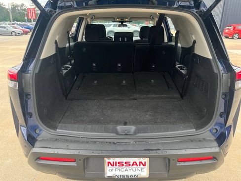 Used 2025 Nissan Pathfinder SV AWD/4WD image 28