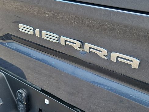 Used 2022 GMC Sierra 1500 SLT AWD/4WD image 6