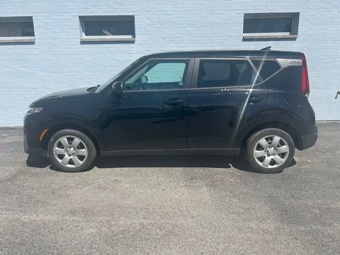 Used 2021 Kia Soul LX FWD image 1