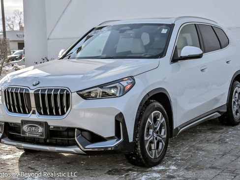 Used 2025 BMW X1 xDrive28i w/ Premium Package image 4