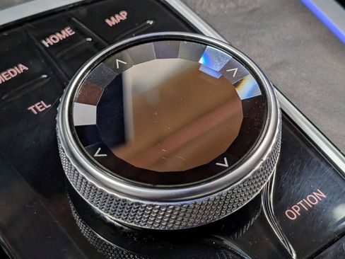 Used 2023 BMW X7 xDrive40i w/ Premium Package image 40