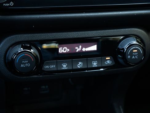 Used 2022 Nissan Kicks SR w/ Interior Electronics Package image 31