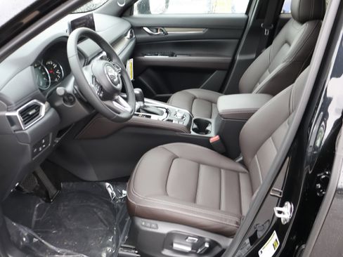 New 2025 MAZDA CX-5 Signature image 41