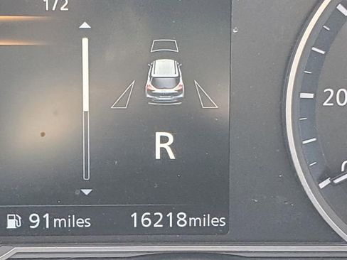 Used 2019 Nissan Kicks SR image 29