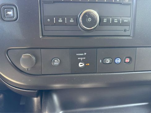 Used 2024 GMC Savana 2500 w/ Driver Convenience Package RWD image 19