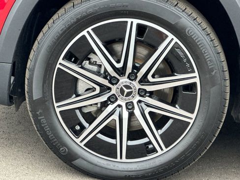 Used 2024 Mercedes-Benz EQB 300 4MATIC image 32