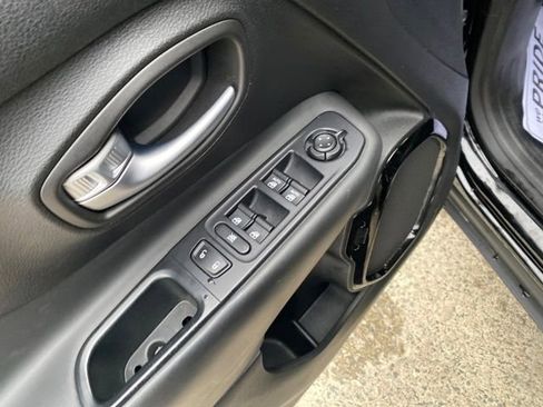 Used 2019 Jeep Renegade Altitude w/ Quick Order Package 2XM image 18