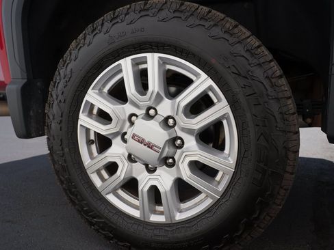 Certified 2024 GMC Sierra 3500 SLT w/ SLT Premium Package AWD/4WD image 32