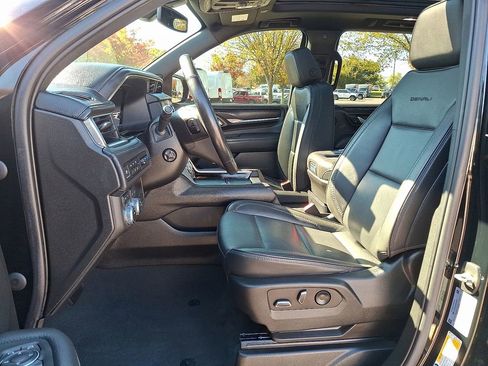 Used 2022 GMC Yukon XL Denali image 16