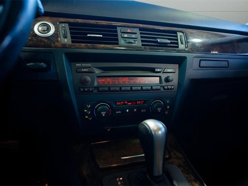 Used 2006 BMW 325i Sedan image 18