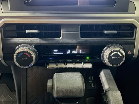 Used 2025 Toyota 4Runner SR5 AWD/4WD image 26