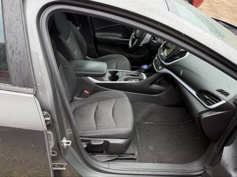Used 2017 Chevrolet Volt LT w/ Comfort Package FWD image 29
