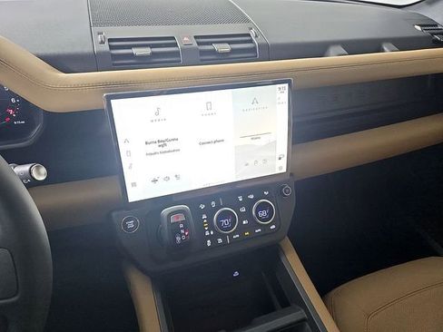 New 2026 Land Rover Defender 130 X-Dynamic SE AWD/4WD image 16