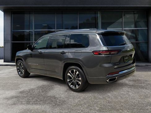 Used 2023 Jeep Grand Cherokee L Overland w/ Luxury Tech Group IV image 3