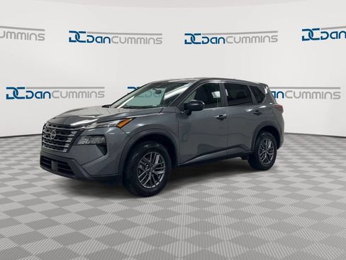 Used 2024 Nissan Rogue S AWD/4WD image 4