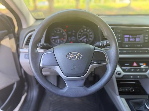 Used 2018 Hyundai Elantra SE w/ Cargo Package FWD image 21